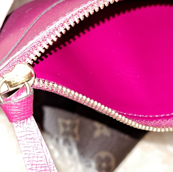 LV Wallet - Picture 9 of 16